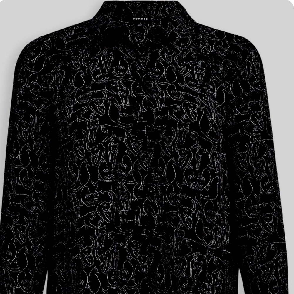 Black & Lightweight, Long Sleeve Button up Torrid Cat Print Shirt.